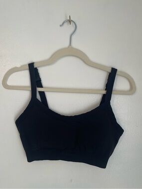 Old Navy black sports bra fluid seamless light support size medium